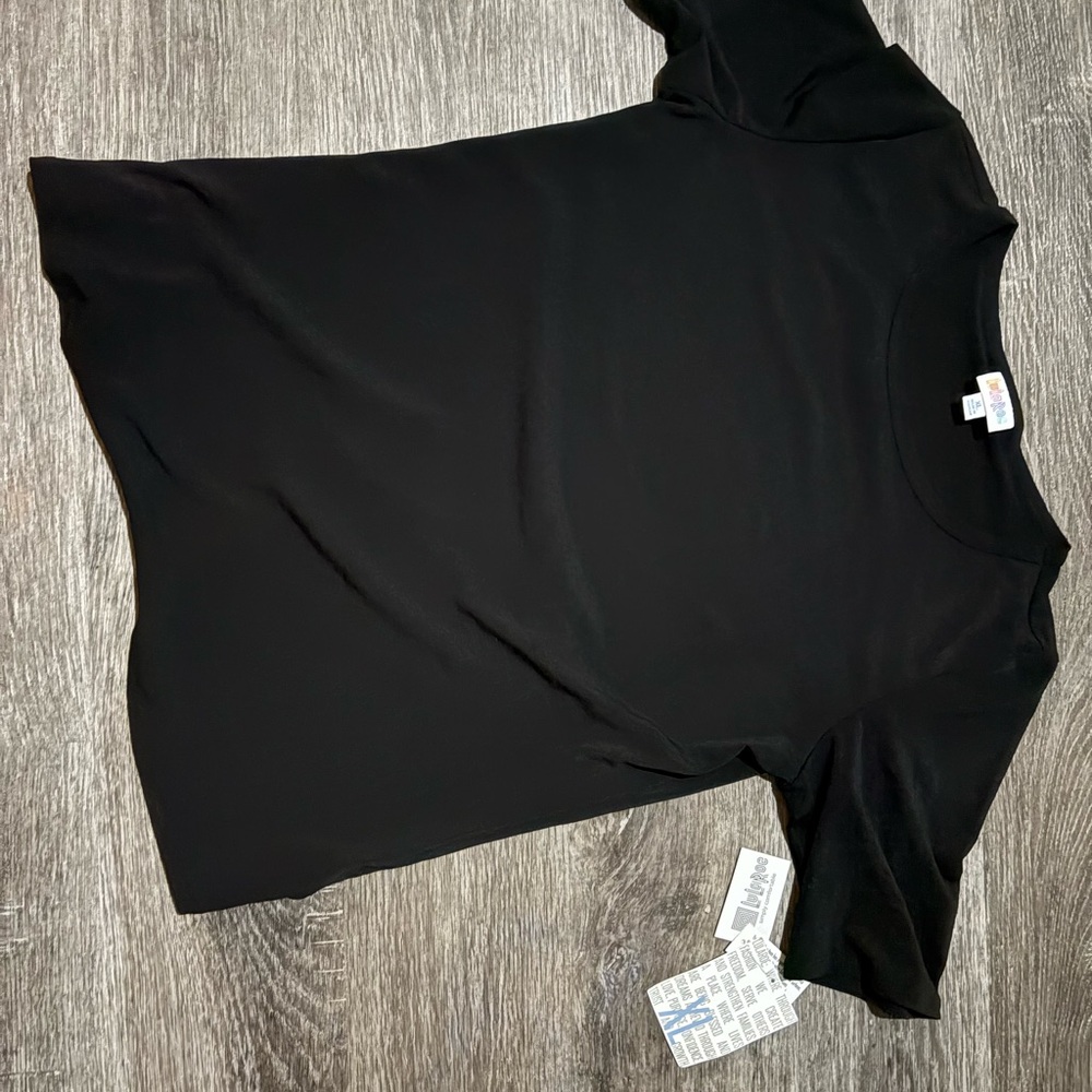 Lularoe Gigi solid black Classic Black Women's Top new with tag. Xl